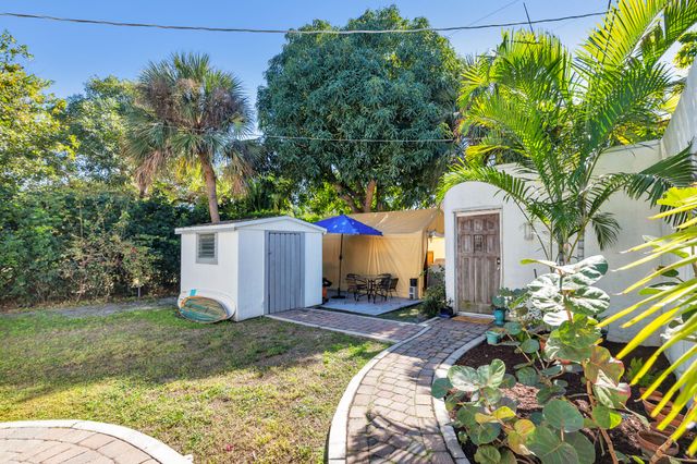 324 Pilgrim Road, West Palm Beach, FL 33405