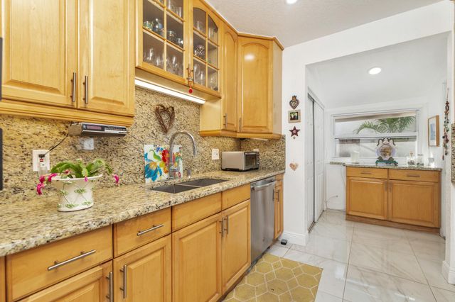 324 Pilgrim Road, West Palm Beach, FL 33405