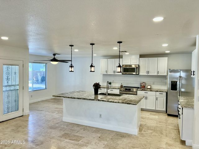 12721 N 58TH Drive, Glendale, AZ 85304