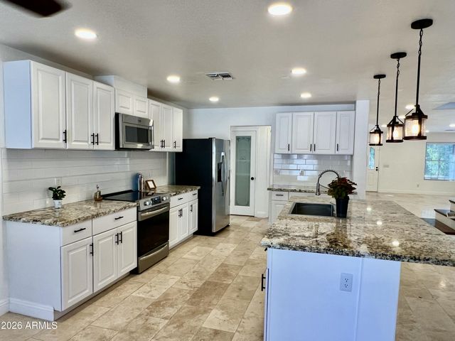 12721 N 58TH Drive, Glendale, AZ 85304