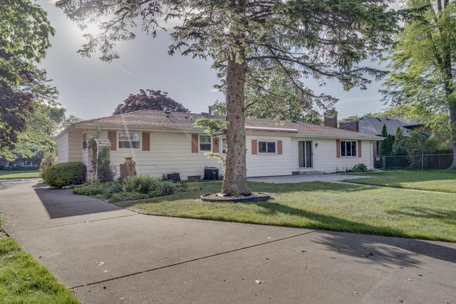 7833 5th AVENUE, Kenosha, WI 53143