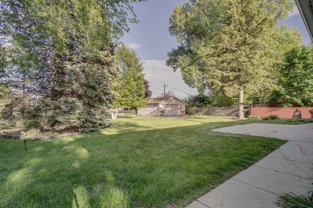 7833 5th AVENUE, Kenosha, WI 53143