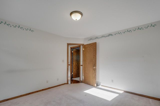 7833 5th AVENUE, Kenosha, WI 53143