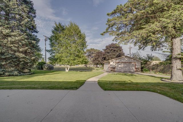 7833 5th AVENUE, Kenosha, WI 53143