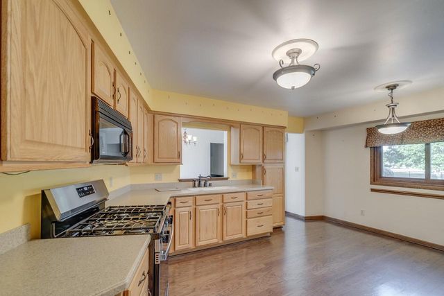 7833 5th AVENUE, Kenosha, WI 53143