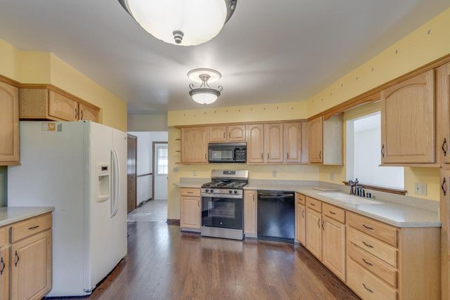7833 5th AVENUE, Kenosha, WI 53143