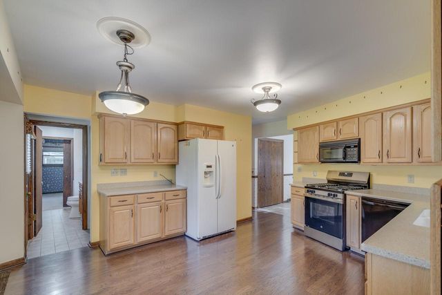 7833 5th AVENUE, Kenosha, WI 53143