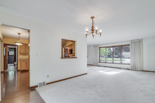 7833 5th AVENUE, Kenosha, WI 53143
