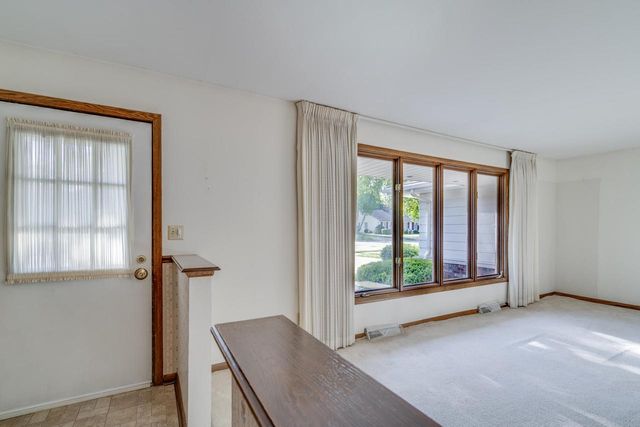 7833 5th AVENUE, Kenosha, WI 53143