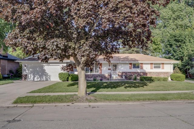 7833 5th AVENUE, Kenosha, WI 53143