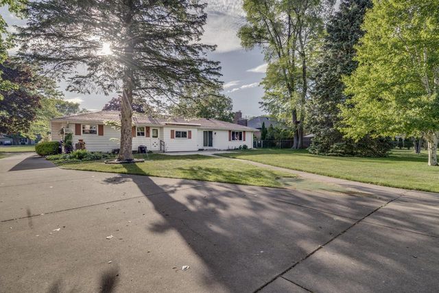 7833 5th AVENUE, Kenosha, WI 53143