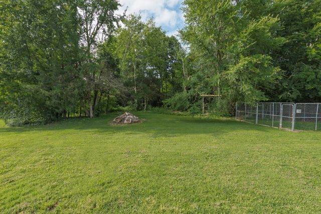 41 Volunteer Rd, Petersburg, TN 37144