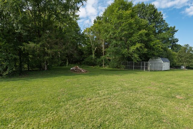 41 Volunteer Rd, Petersburg, TN 37144