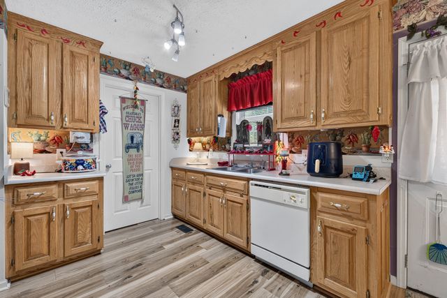 41 Volunteer Rd, Petersburg, TN 37144