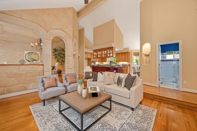 8626 Pershing Ave, Fair Oaks, CA 95628