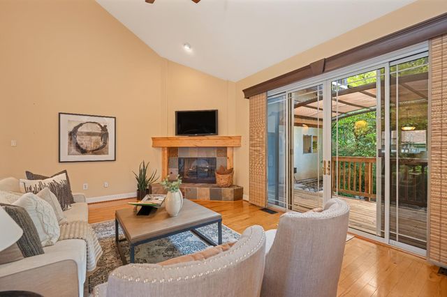 8626 Pershing Ave, Fair Oaks, CA 95628