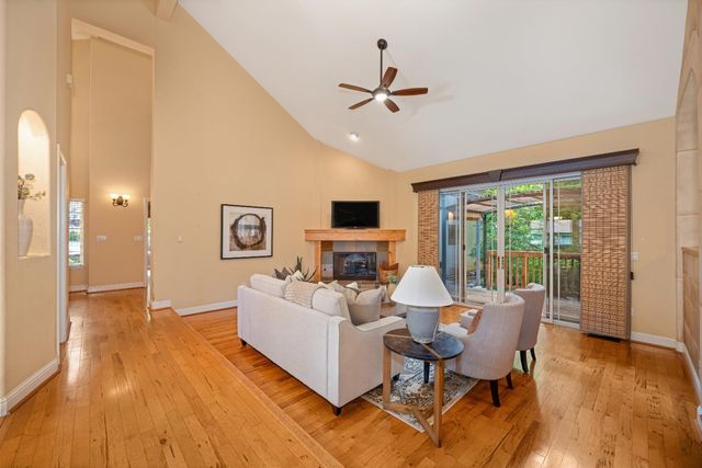 8626 Pershing Ave, Fair Oaks, CA 95628