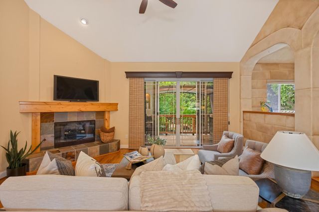 8626 Pershing Ave, Fair Oaks, CA 95628