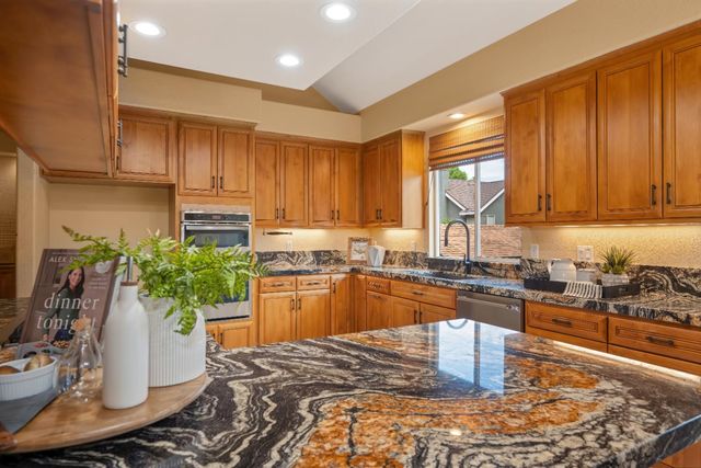 8626 Pershing Ave, Fair Oaks, CA 95628
