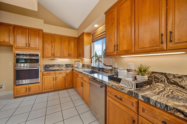 8626 Pershing Ave, Fair Oaks, CA 95628