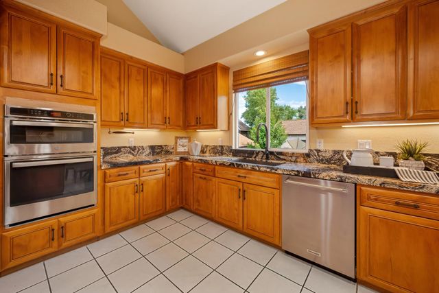 8626 Pershing Ave, Fair Oaks, CA 95628