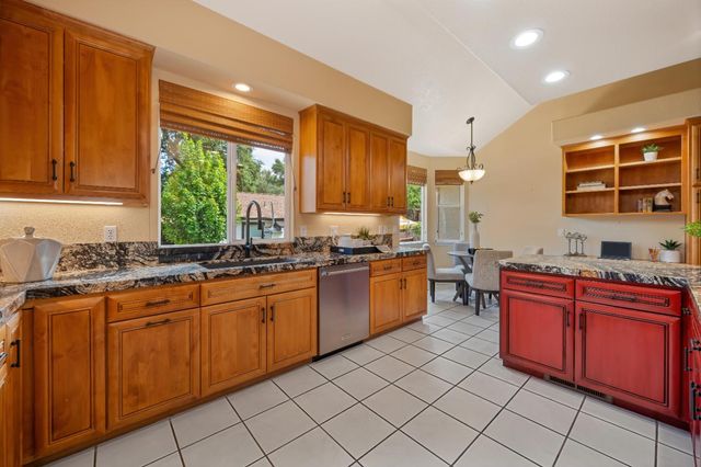 8626 Pershing Ave, Fair Oaks, CA 95628