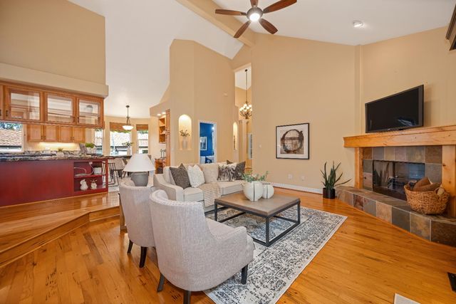 8626 Pershing Ave, Fair Oaks, CA 95628