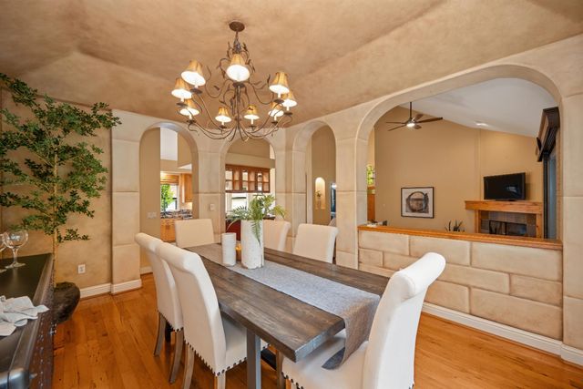8626 Pershing Ave, Fair Oaks, CA 95628