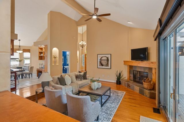 8626 Pershing Ave, Fair Oaks, CA 95628