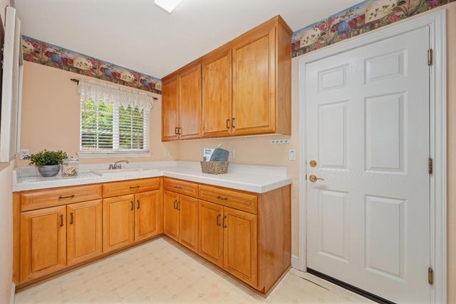 8626 Pershing Ave, Fair Oaks, CA 95628