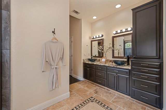8626 Pershing Ave, Fair Oaks, CA 95628