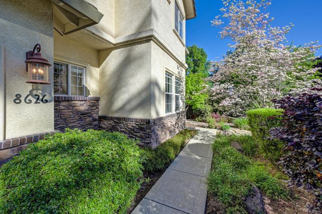 8626 Pershing Ave, Fair Oaks, CA 95628