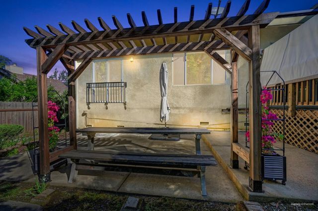 8626 Pershing Ave, Fair Oaks, CA 95628