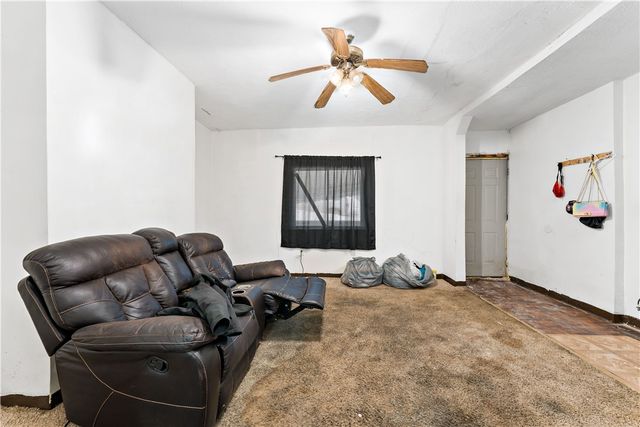 1701 Leolyn St, Carrick, PA 15210