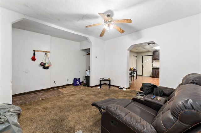 1701 Leolyn St, Carrick, PA 15210