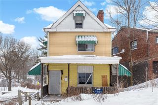 1701 Leolyn St, Carrick, PA 15210