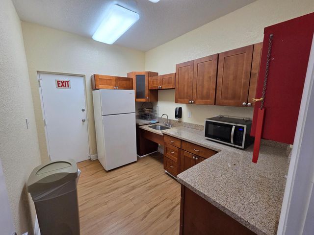 9721 Sunrise Lakes Boulevard 202, Sunrise, FL 33322