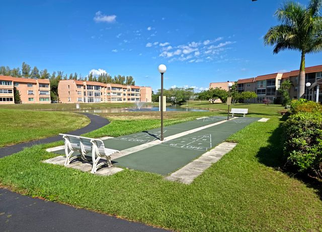 9721 Sunrise Lakes Boulevard 202, Sunrise, FL 33322