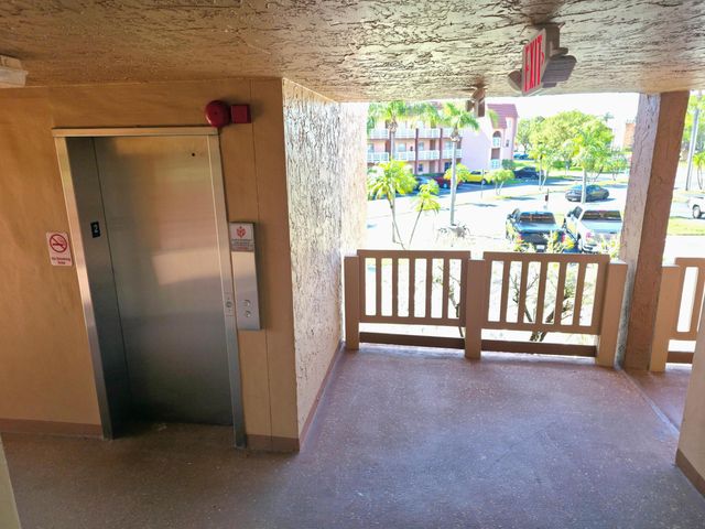 9721 Sunrise Lakes Boulevard 202, Sunrise, FL 33322