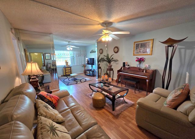 9721 Sunrise Lakes Boulevard 202, Sunrise, FL 33322