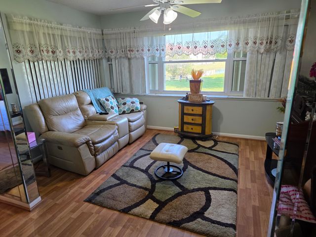 9721 Sunrise Lakes Boulevard 202, Sunrise, FL 33322