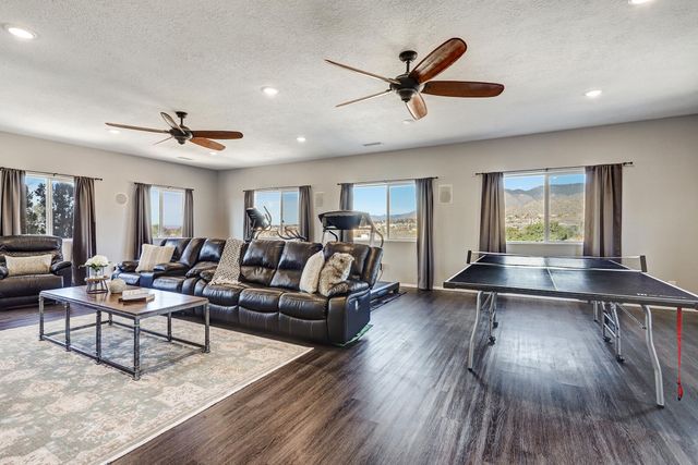 905 Warm Sands Trail SE, Albuquerque, NM 87123