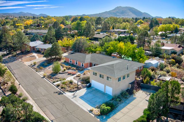 905 Warm Sands Trail SE, Albuquerque, NM 87123