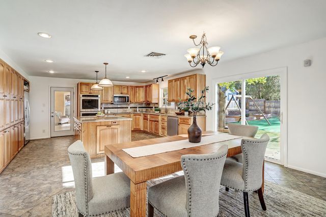 905 Warm Sands Trail SE, Albuquerque, NM 87123