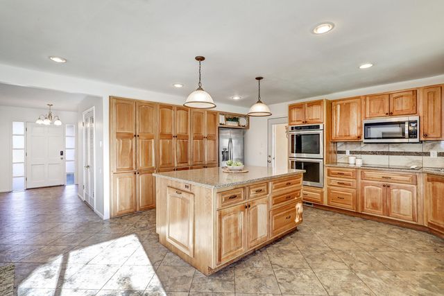 905 Warm Sands Trail SE, Albuquerque, NM 87123