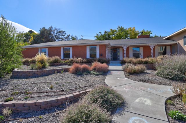 905 Warm Sands Trail SE, Albuquerque, NM 87123