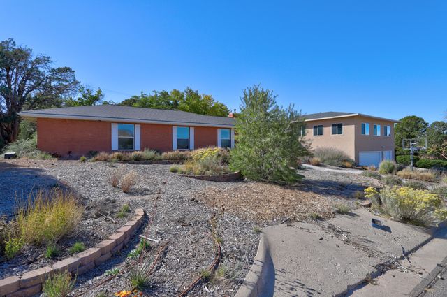 905 Warm Sands Trail SE, Albuquerque, NM 87123