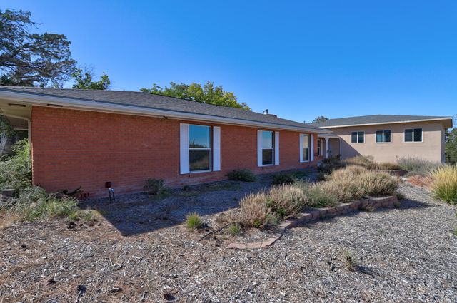 905 Warm Sands Trail SE, Albuquerque, NM 87123