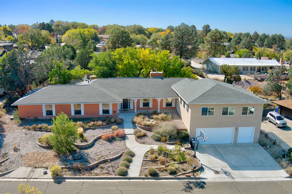 905 Warm Sands Trail SE, Albuquerque, NM 87123