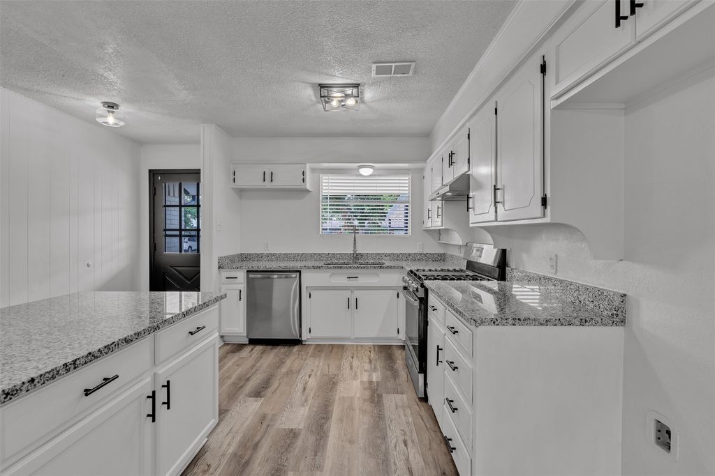 3407 NE 10th Street, Mineral Wells, TX 76067